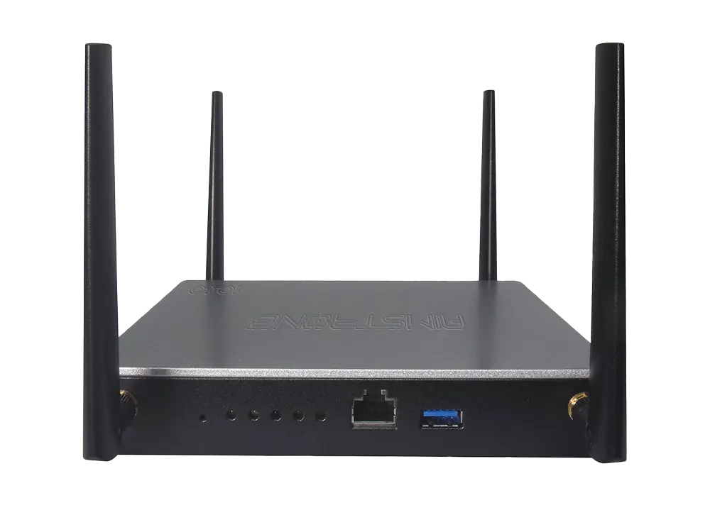 AIMSTRONG-1040 Rückseite mit Konsolen-Port, USB und Antennen